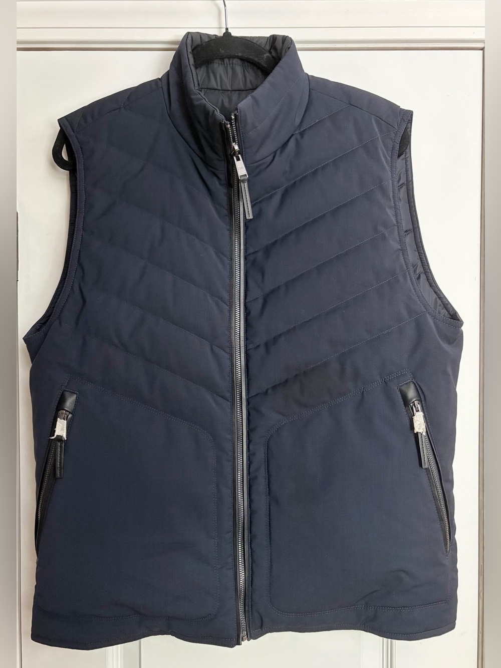 Hugo BOSS T-Dollin Duck Down Puffer Vest 38R Leather Trim Minimalist Lux New
